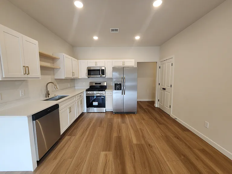 104 S Walnut St #104 — Photo 8