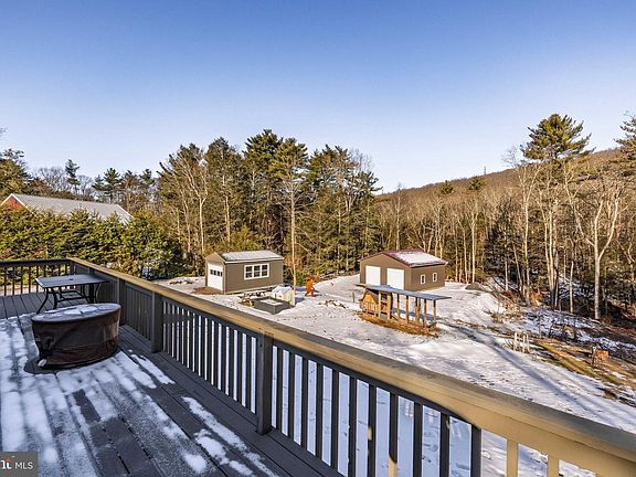 4th image of 854 Lily Lake Rd