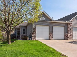 713 Gilfillan Ln, Saint Paul, MN 55127