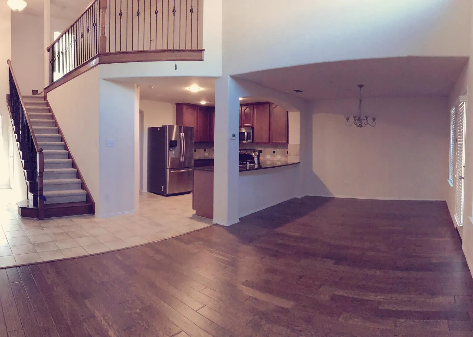 1042 Lucy Ln — Photo 1