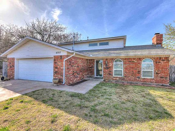 3rd image of 6707 NW Westmont Cir