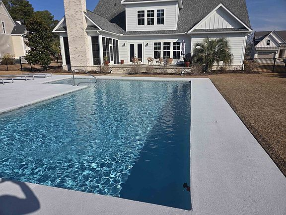 4th image of 946 Fiddlehead Way