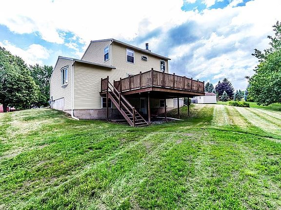 3rd image of 5767 Chantilly Ct