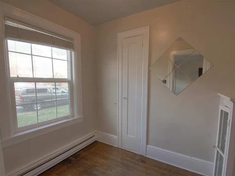 439 University Ave #33 — Photo 5
