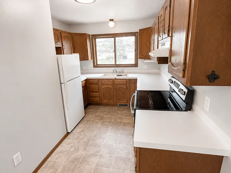 4007 Heritage Rd — Photo 2