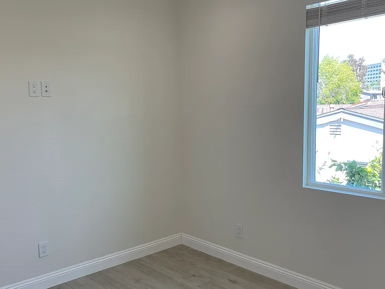 5337 Saxon St — Photo 8