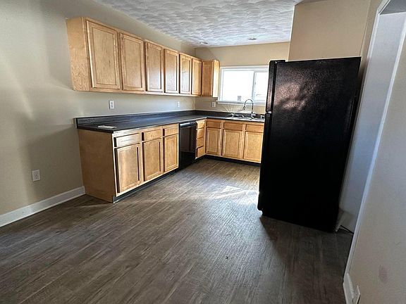 3rd image of 304 Mound St