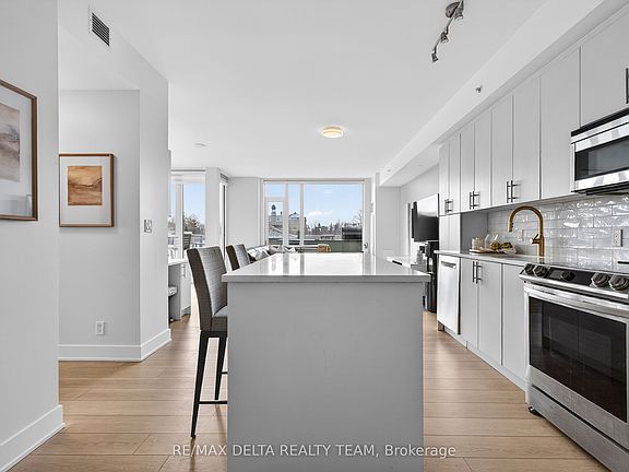4th image of 1035 Bank St #307