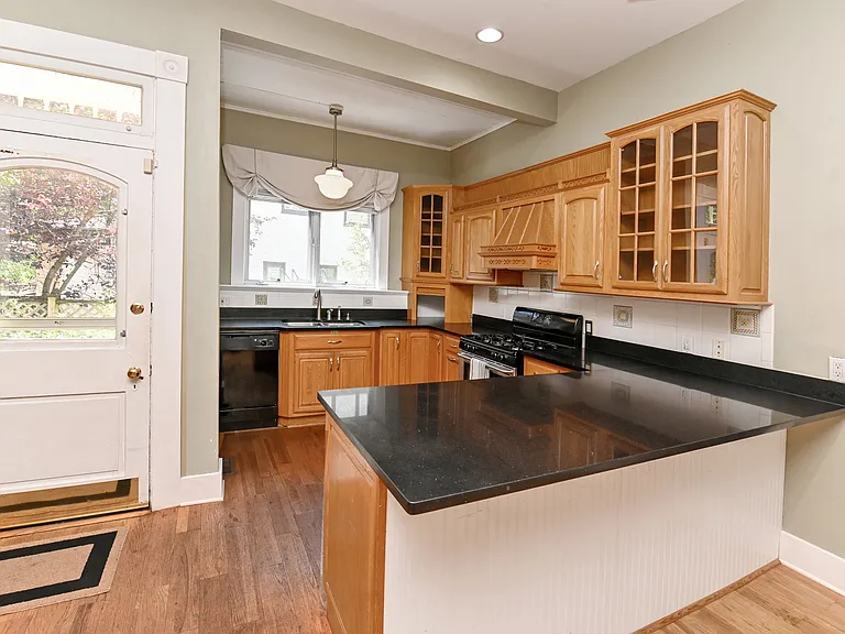 1234 Herschel Ave — Photo 16