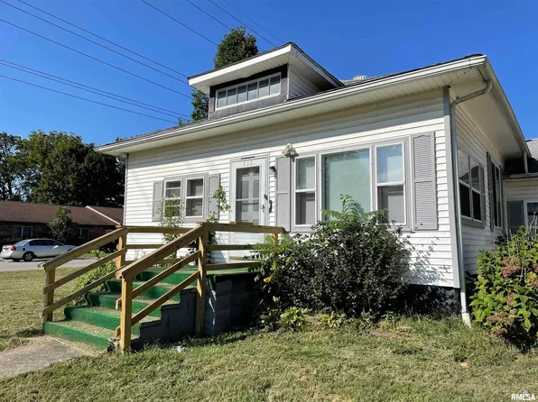 712 S Vicksburg St, Marion, IL 62959
