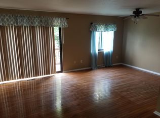 104 Springwater Ct UNIT 104, Coraopolis, PA 15108