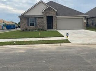 101 Chesson Hill Dr, Broussard, LA 70518