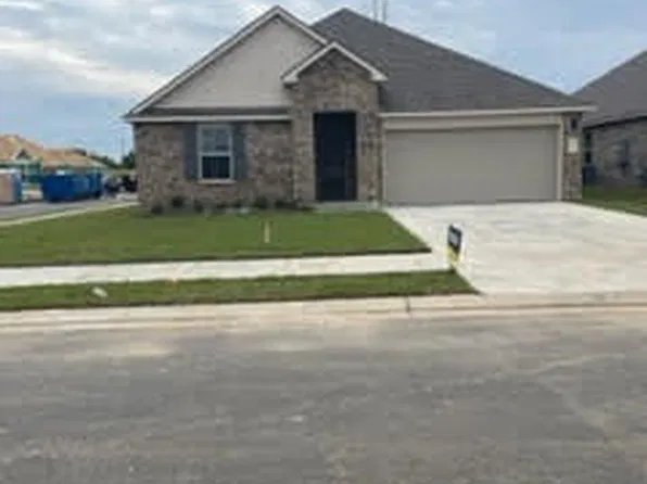 101 Chesson Hill Dr, Broussard, LA 70518