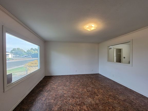 4th image of 1212 W Bonneville St
