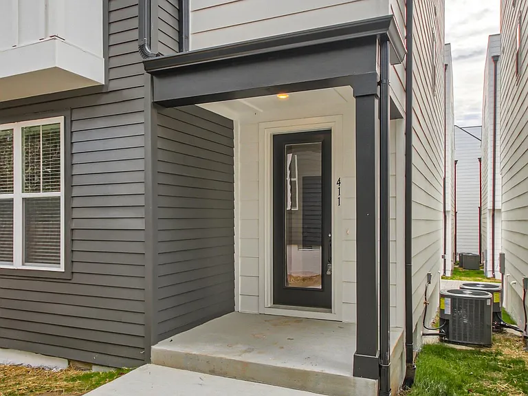 411 Serenity Ln — Photo 3
