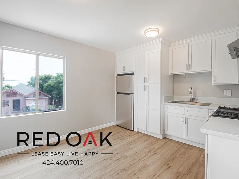 1589 E 47th St #3 — Photo 7