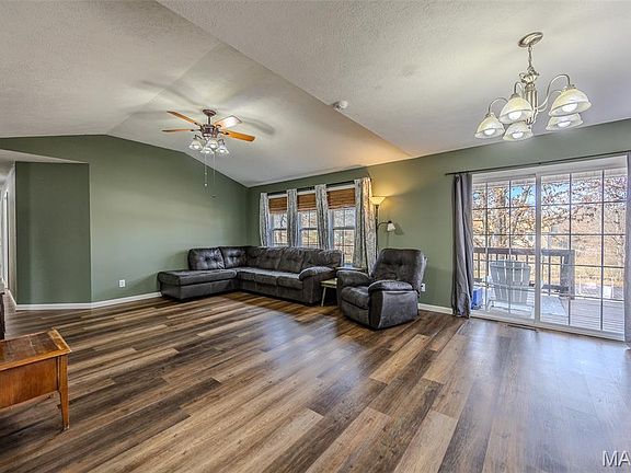 3rd image of 21046 Larson Rd