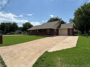 220 S Arkansas St, Caddo, OK 74729