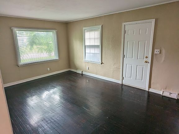 3rd image of 8900 W Plainfield Ave