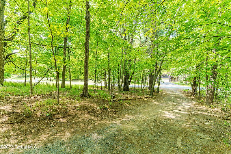 2nd image of 8 Autumn Lane