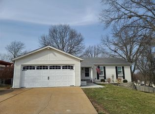 4104 Amy Ct, High Ridge, MO 63049