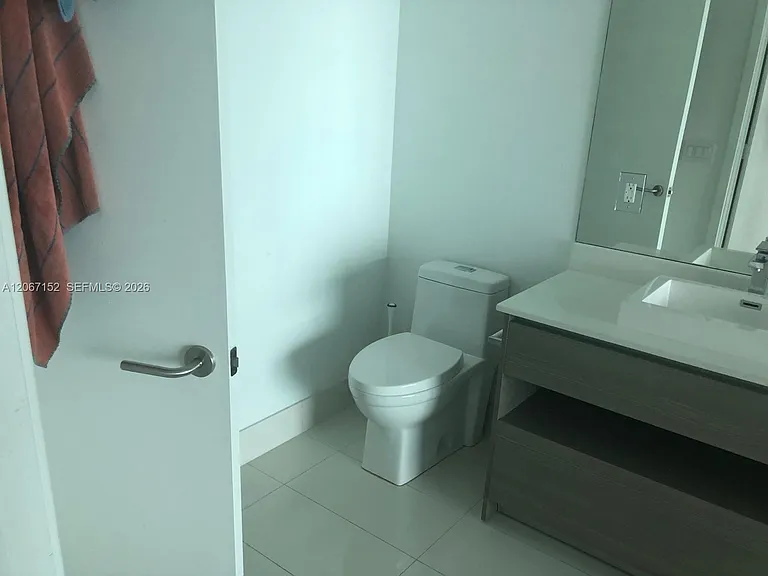 460 NE 28th St #1102 — Photo 10