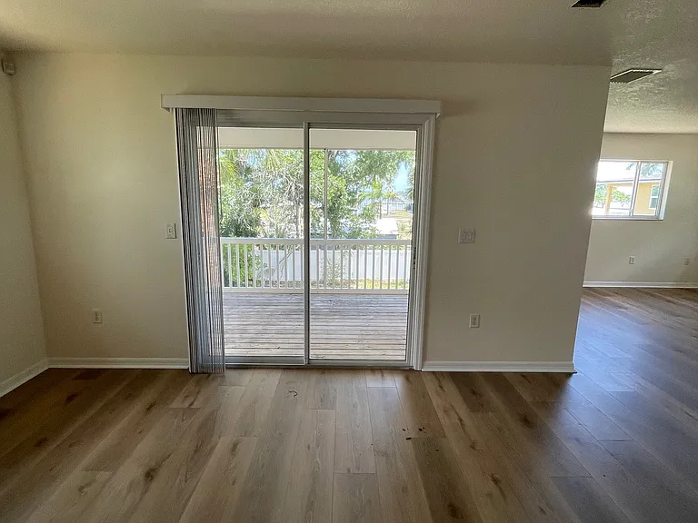 2015 Saint George Dr — Photo 15