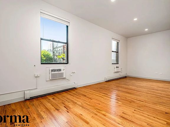 4th image of 5110 Vernon Blvd APT 2B