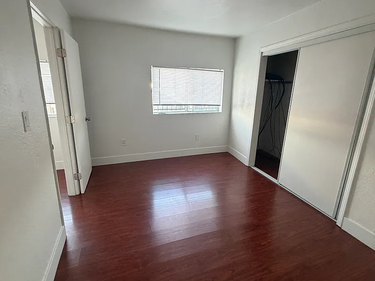 1810 E 25th St #100 — Photo 4