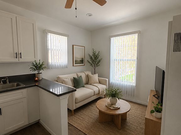 3rd image of 555 N La Cadena Dr APT 4