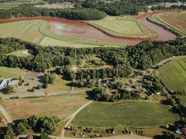 Belcher St, Pt Williams, NS B0P 1T0