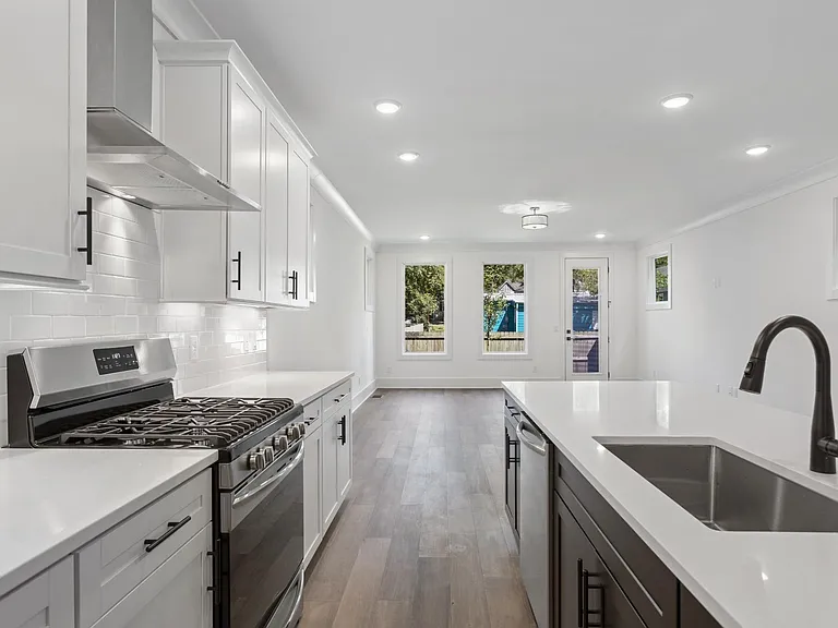 217 Eastmoreland St #A — Photo 31