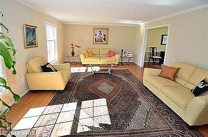 3rd image of 8624 Cherry Dr