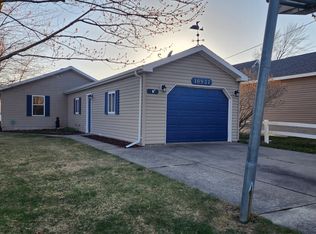 10937 E Houghton Lake Dr, Houghton Lake, MI 48629