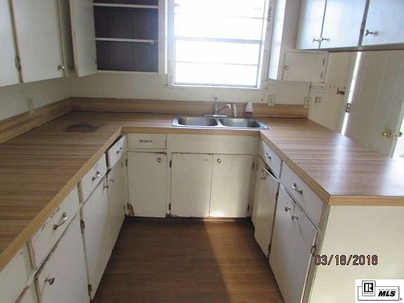 2nd image of 104 Willis St