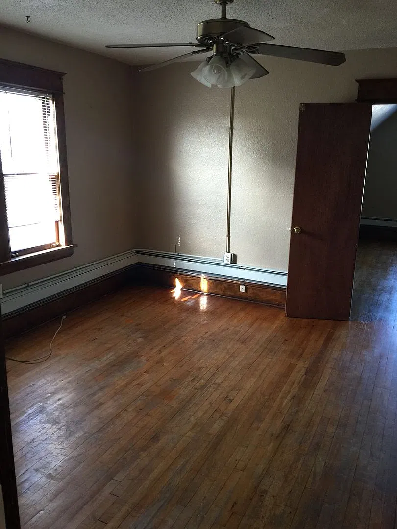 811-28TH — Photo 3