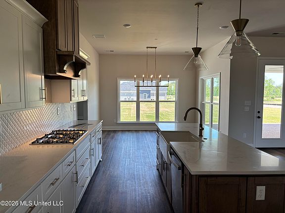 5th image of 5228 Crick Ln