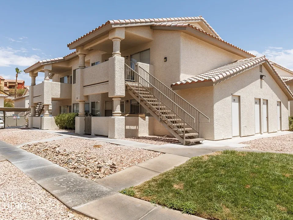 453 Mesa Blvd #201