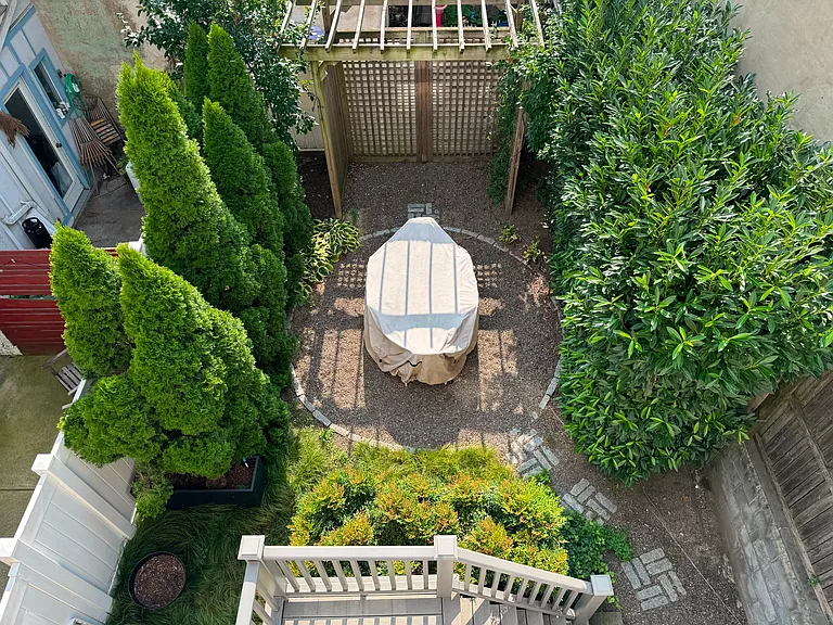 1314 Crease St — Photo 14