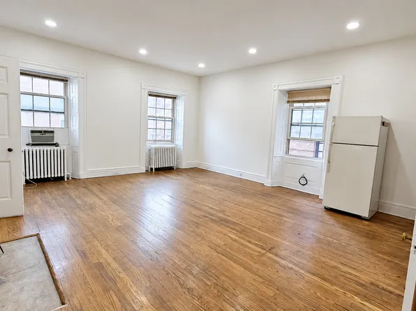 20 West Franklin st, Unit C