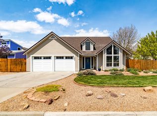 892 Kristi Ln, Los Alamos, NM 87544