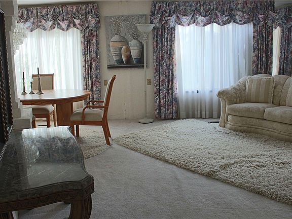 3rd image of 1397 Maple Dr #1397