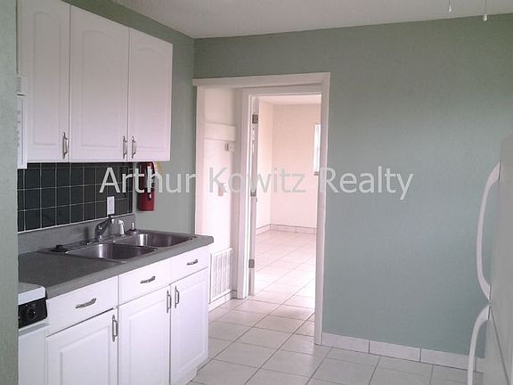 3rd image of 384 Boylston Ave APT 1