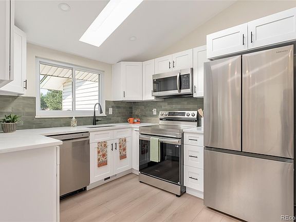 5th image of 13590 Eliot Place