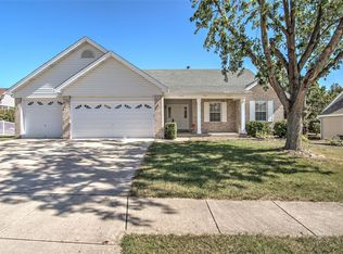608 Castlebrook Dr, Saint Peters, MO 63376