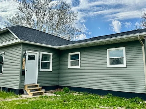 527 12th St, Peru, IL 61354