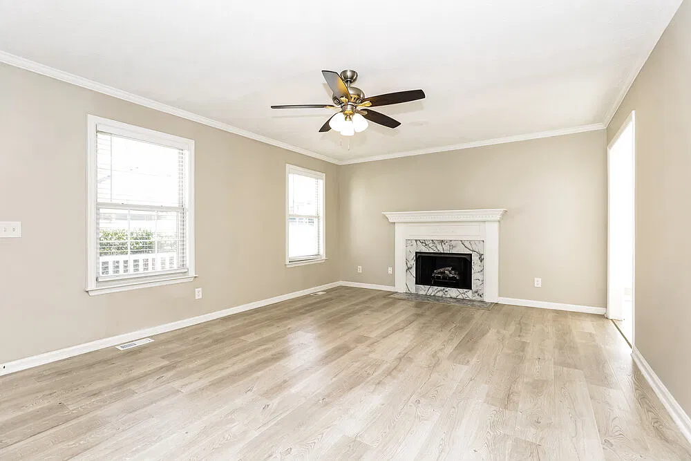 3 bed, 2.0 bath, 1823 sqft, $2,330 — Photo 4