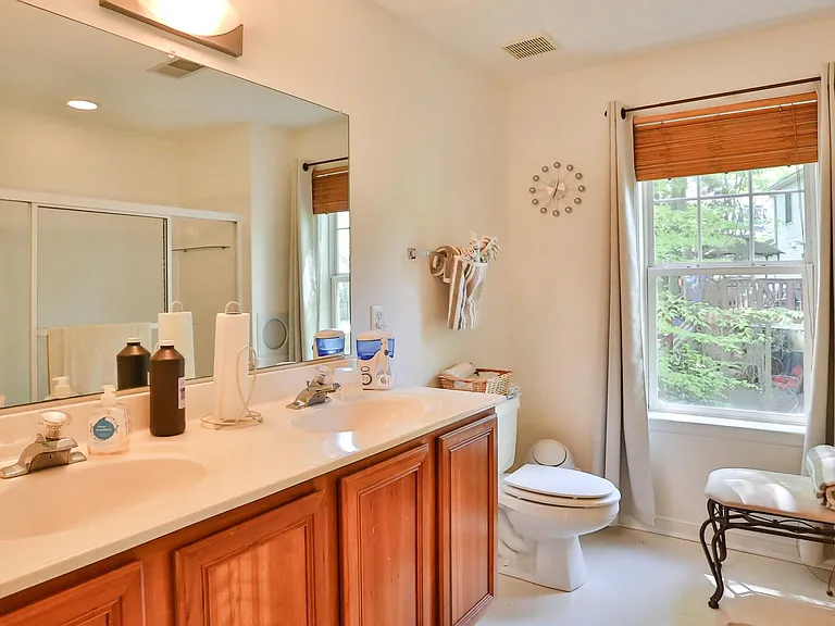 15979 Cove Ln — Photo 13