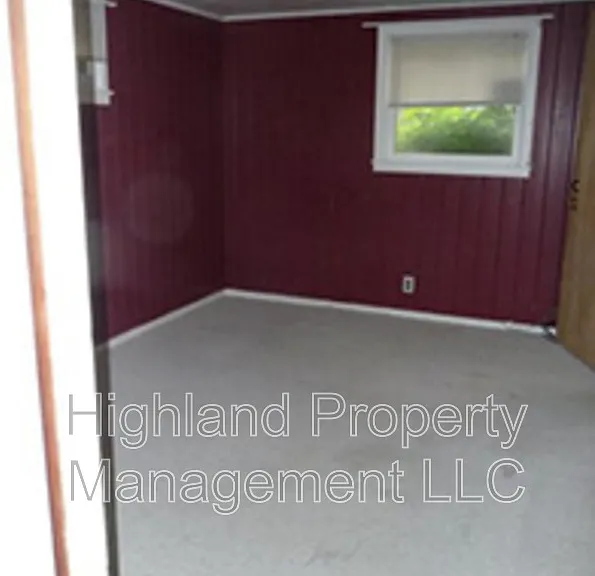 1033 NE B St — Photo 4