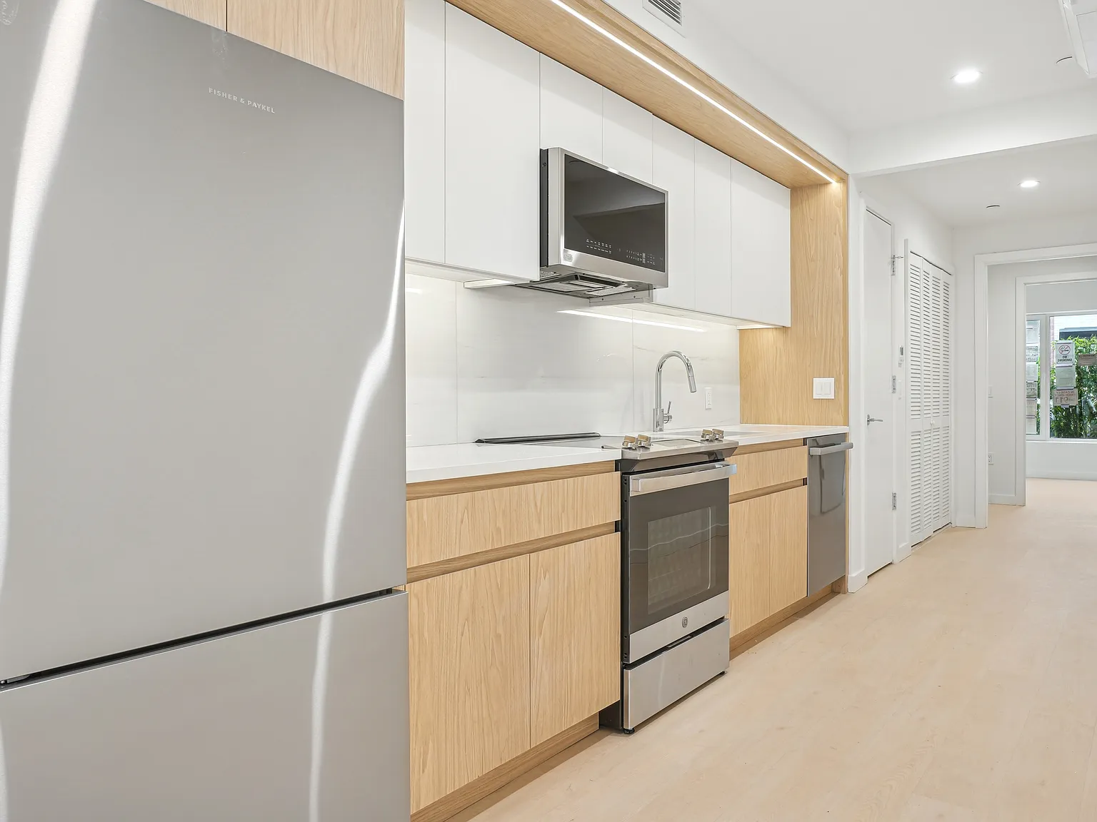 132 Waverly Avenue — Photo 4